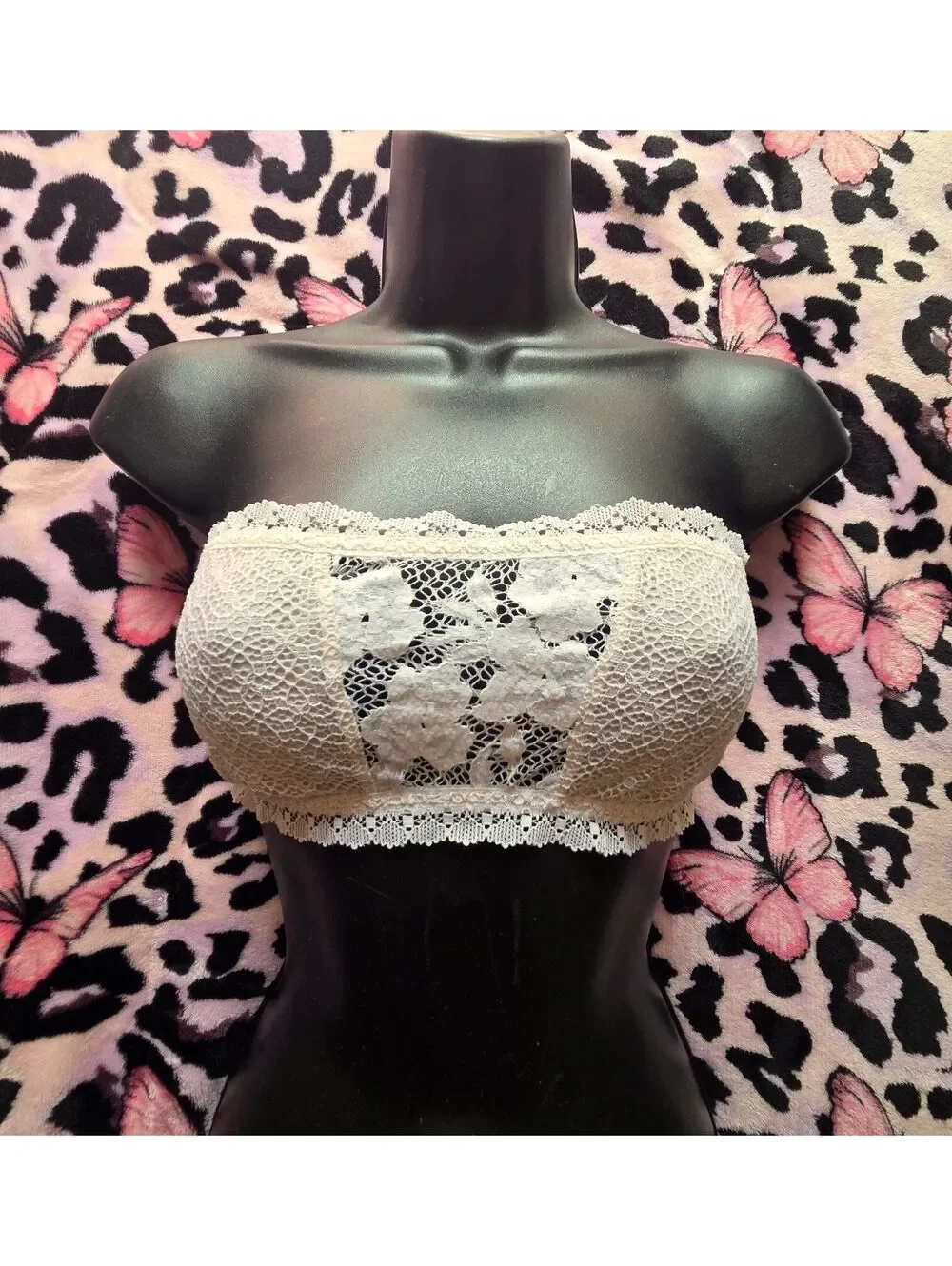 Victoria's Secret strapless lace bralette Small